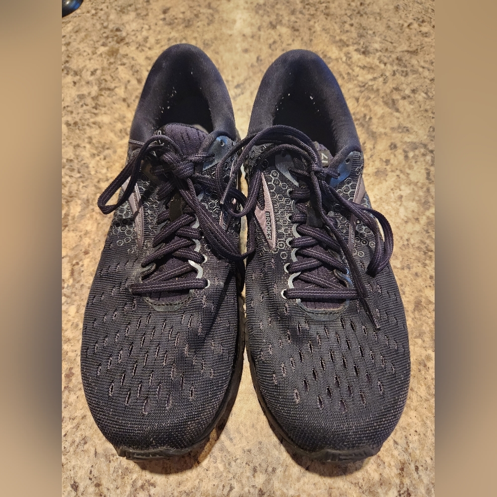 Size 9 brooks glycerin 17